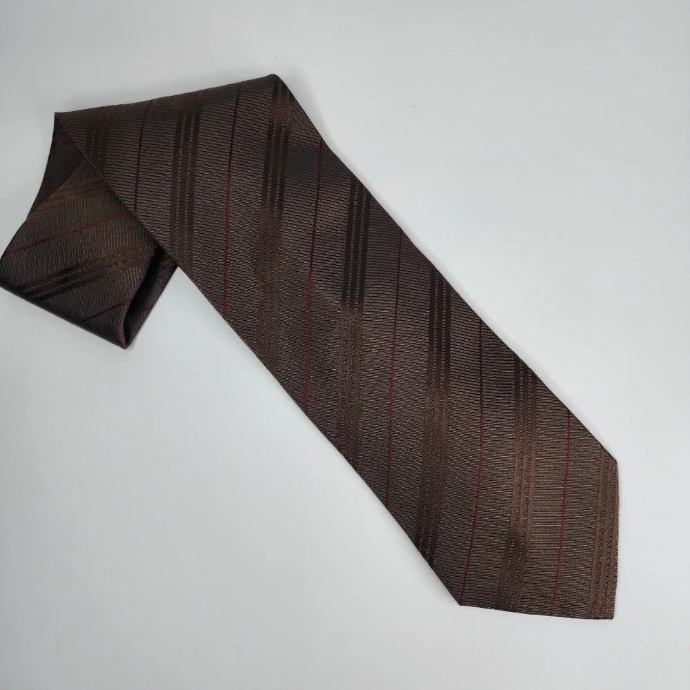 GIORGIO ARMANI CRAVATTE  Silk Brown Tie.